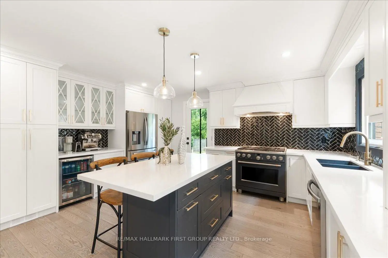 1797 Storrington Street photo 5