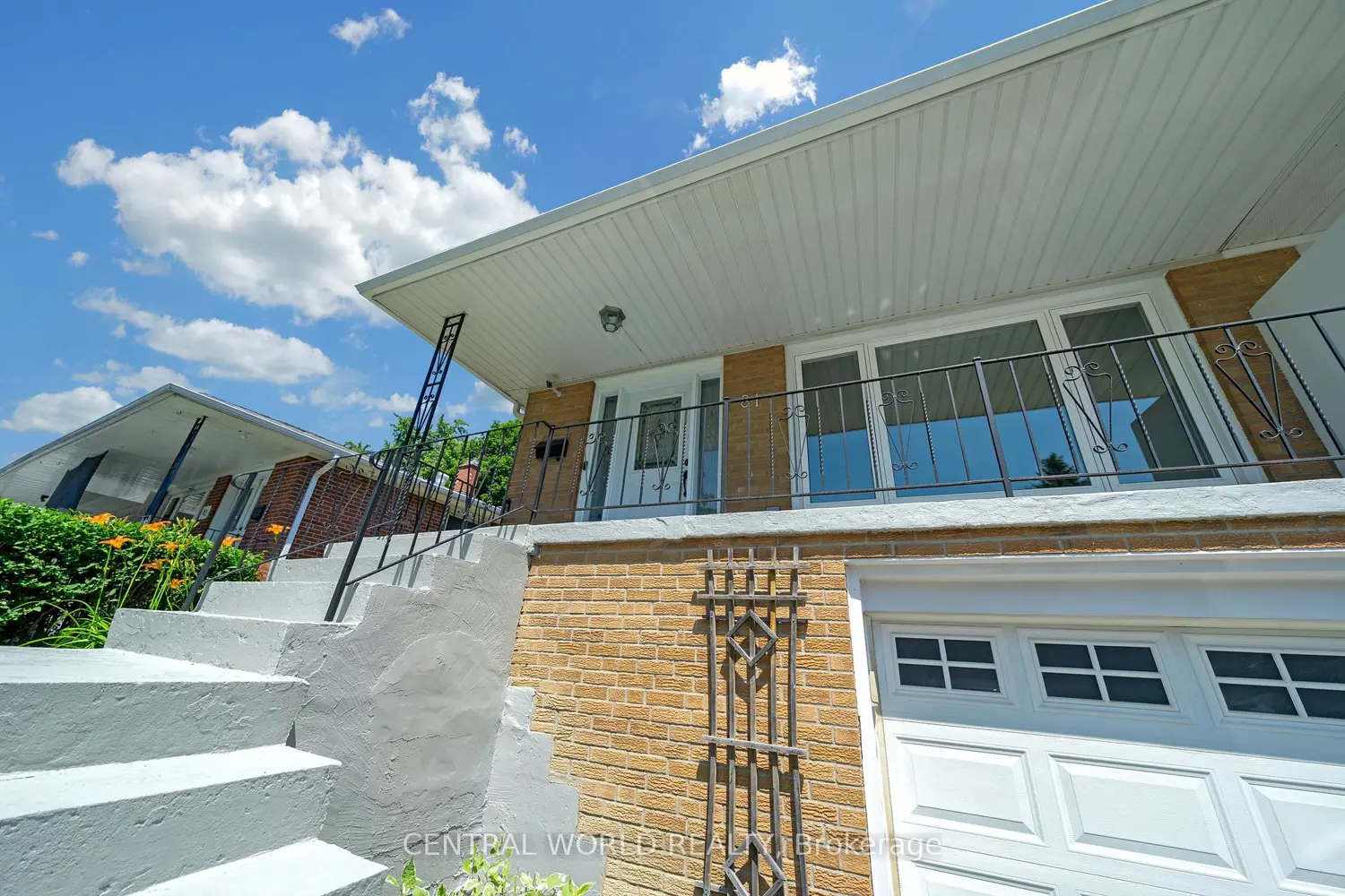 81 Pineway Boulevard photo 5