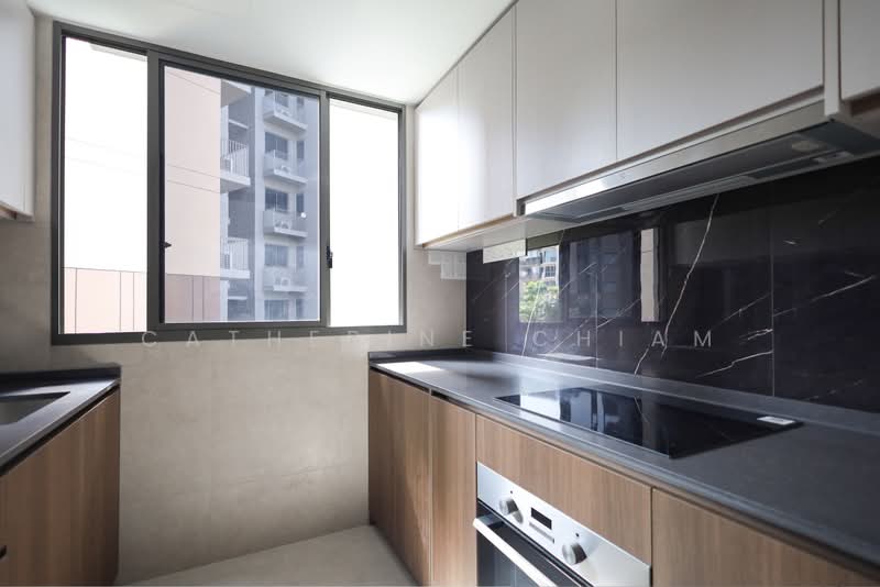 35 Canberra Drive photo 4