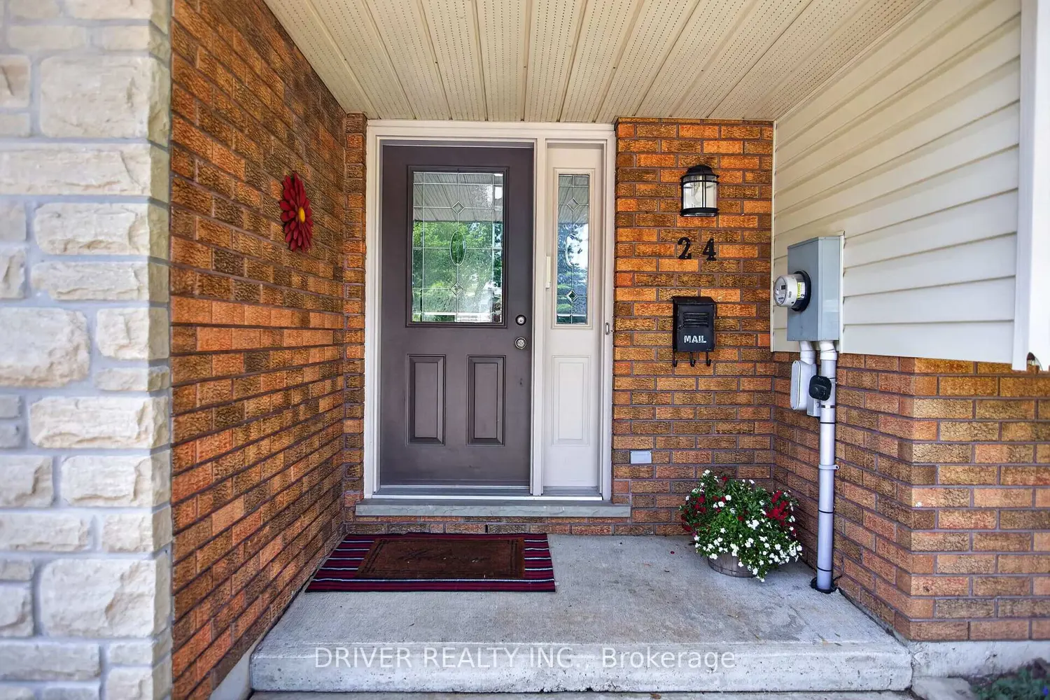 24 Hawthorne Crescent photo 3
