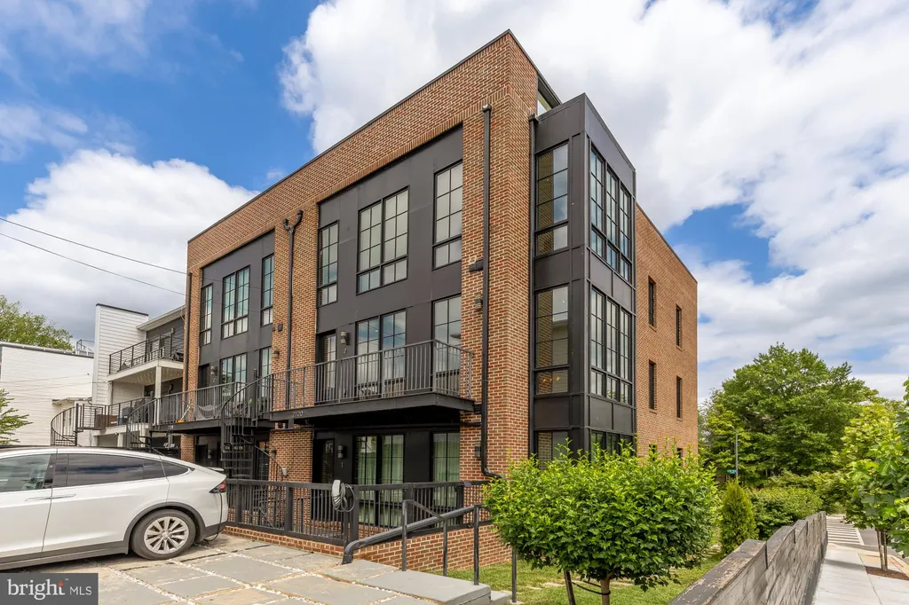 2100 4th Street NE Unit 2, Washington, DC 20002
