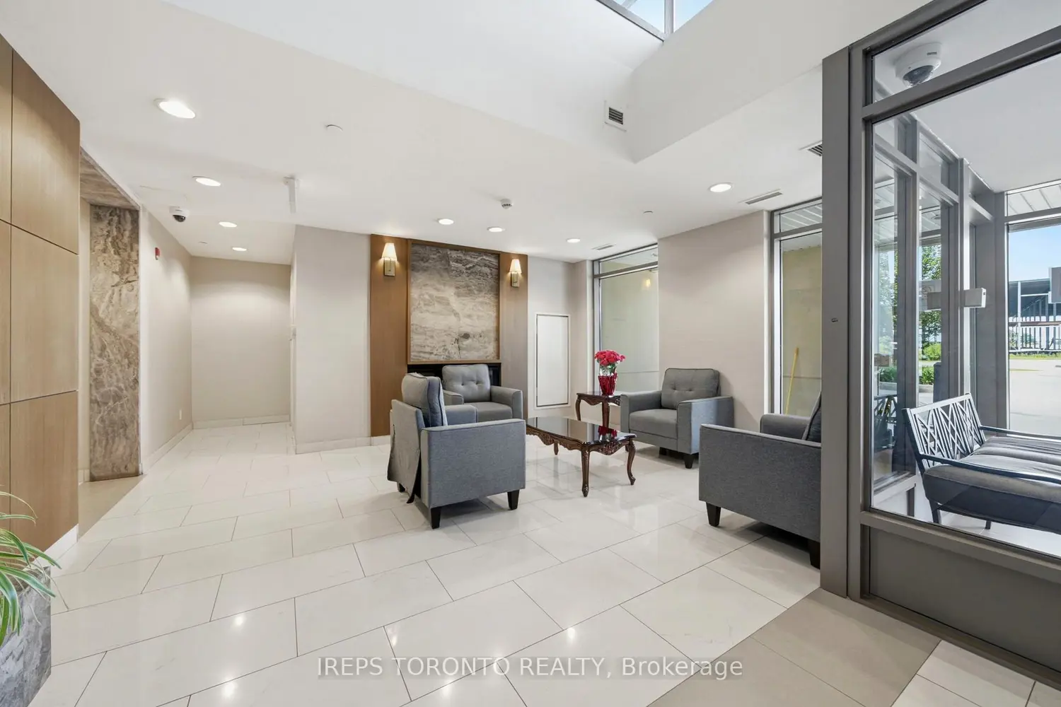 75 Norman Bethune Avenue 209