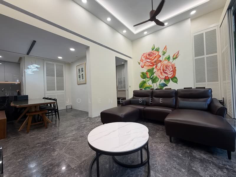 19 Nassim Hill photo 3