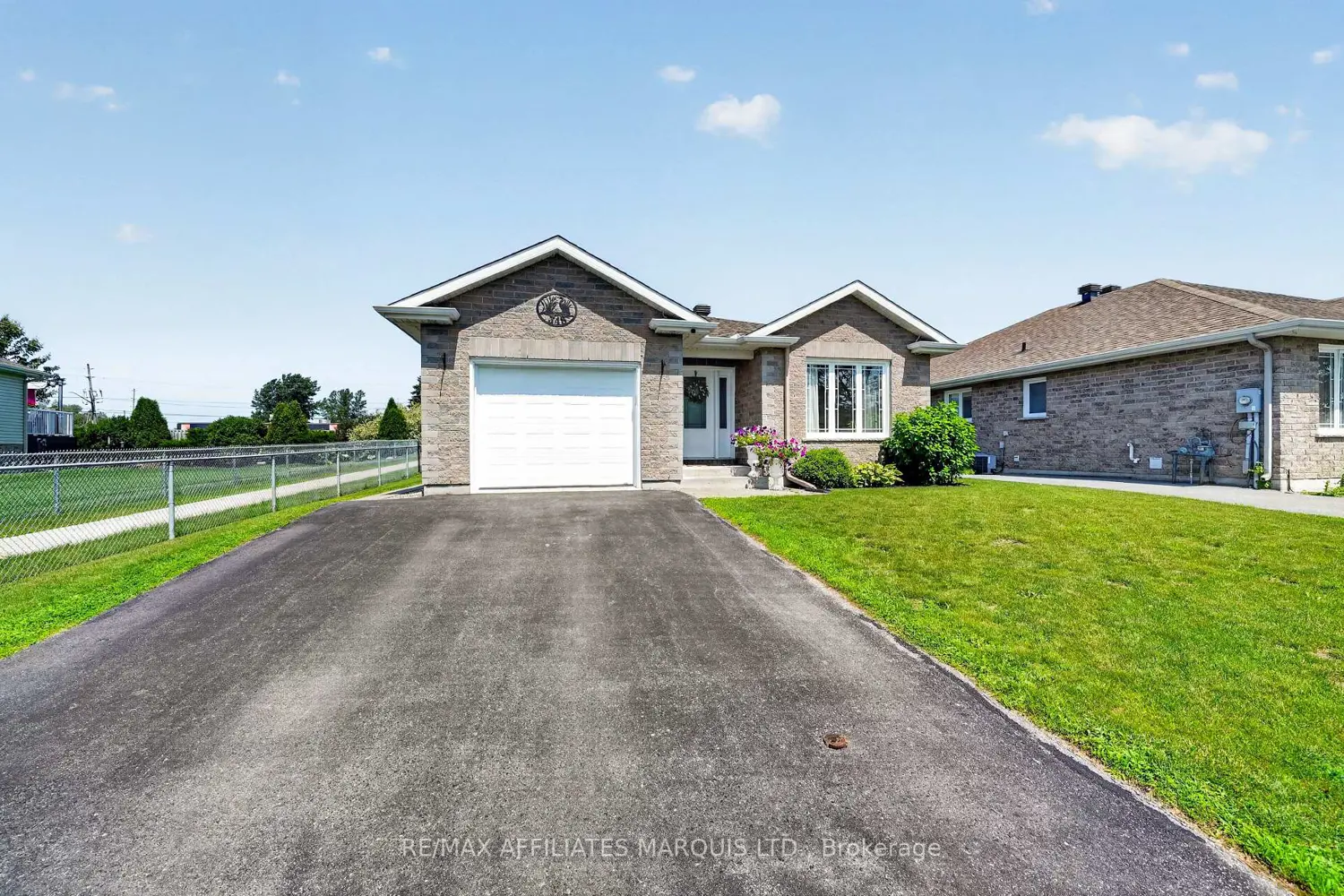 348 Glen Nora Drive photo 2