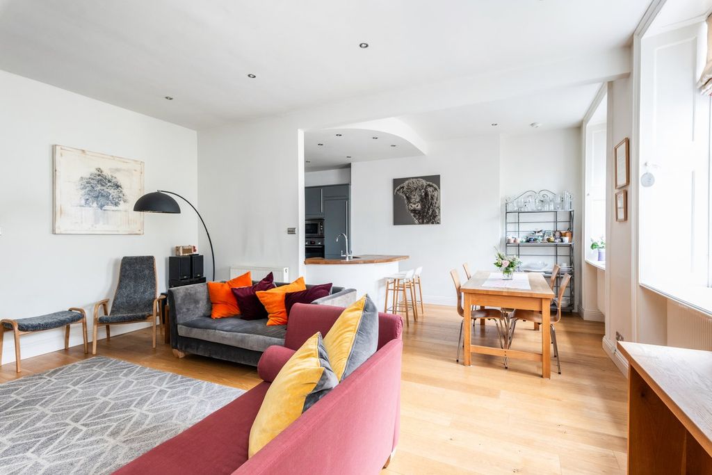 2 bed flat for saleLansdown Crescent, Bath BA1 photo 3