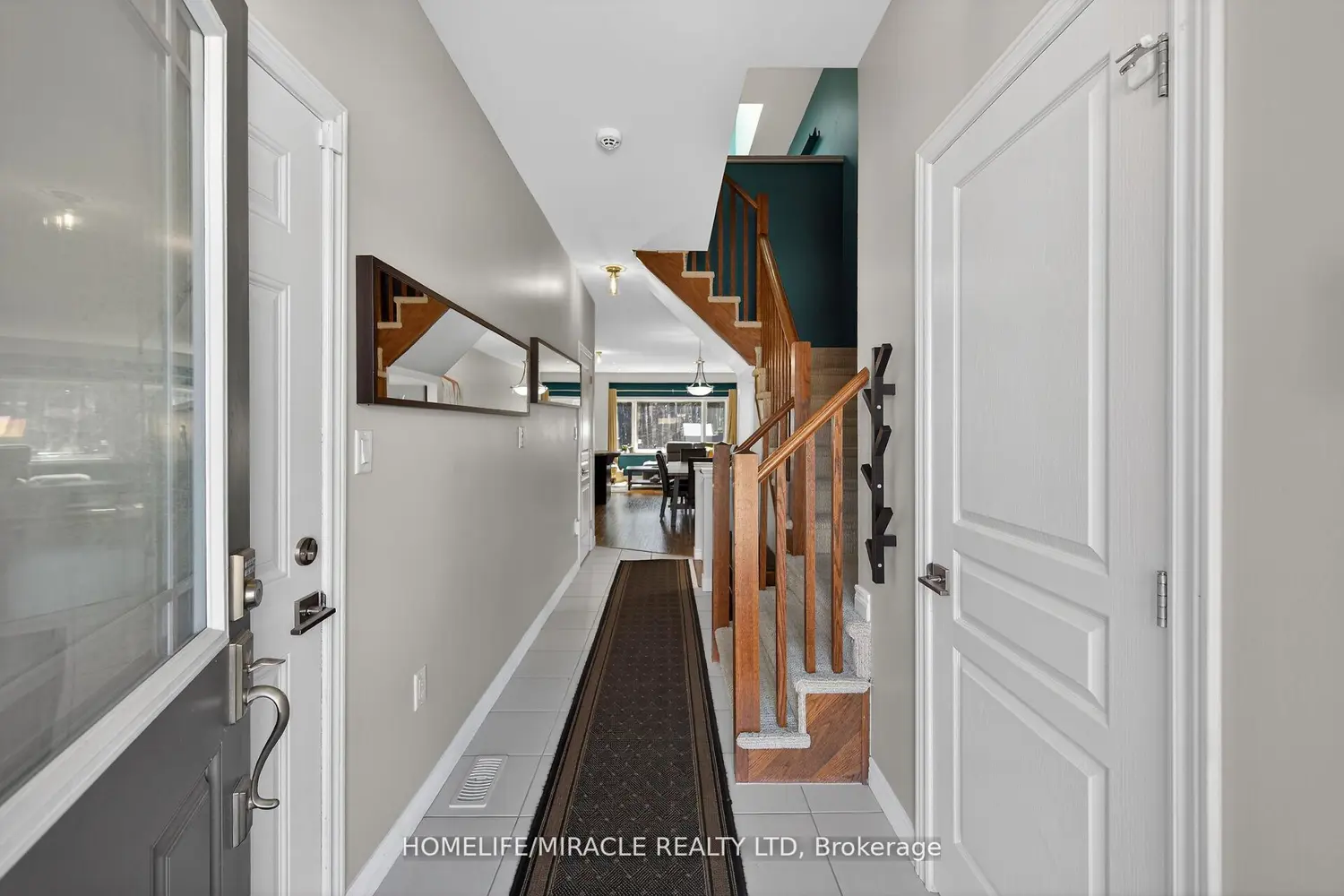 149 Kinsman Drive photo 3
