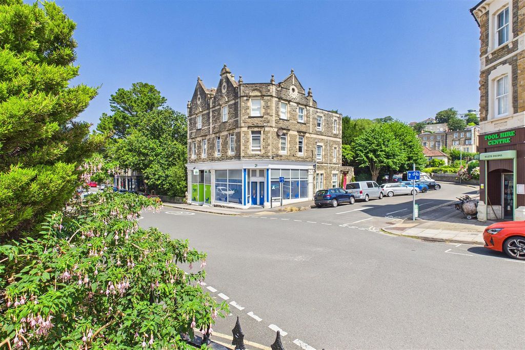 3 bed flat for saleGardens Road, Clevedon BS21