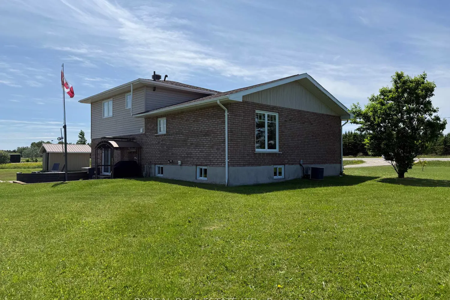 1476 Highway 11 photo 3