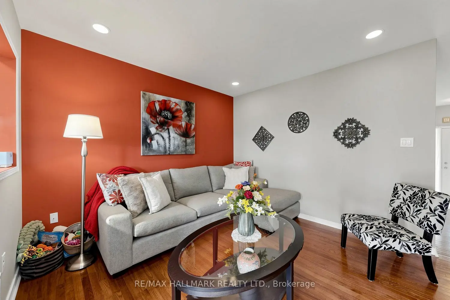 5 Bearings Avenue photo 4