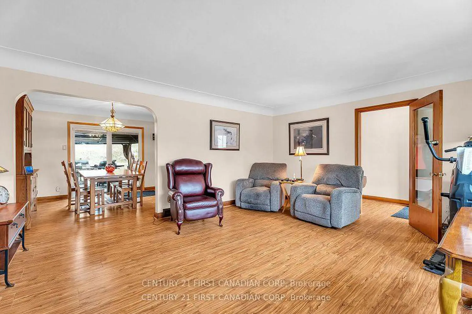 648 Westwood Drive photo 4