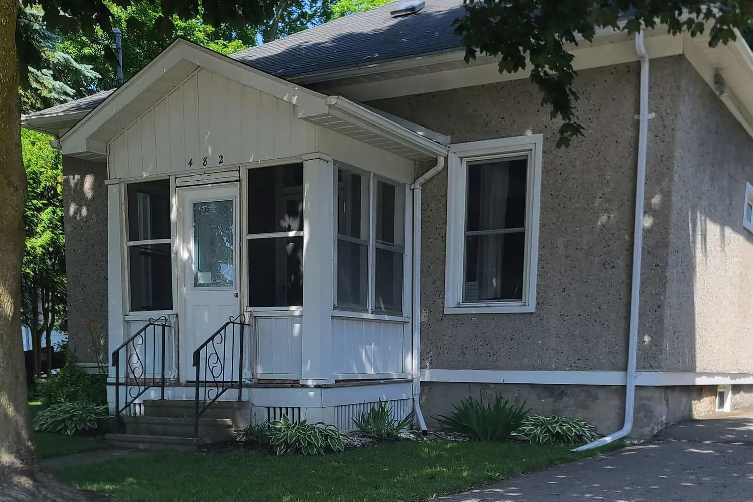 482 James Street photo 3