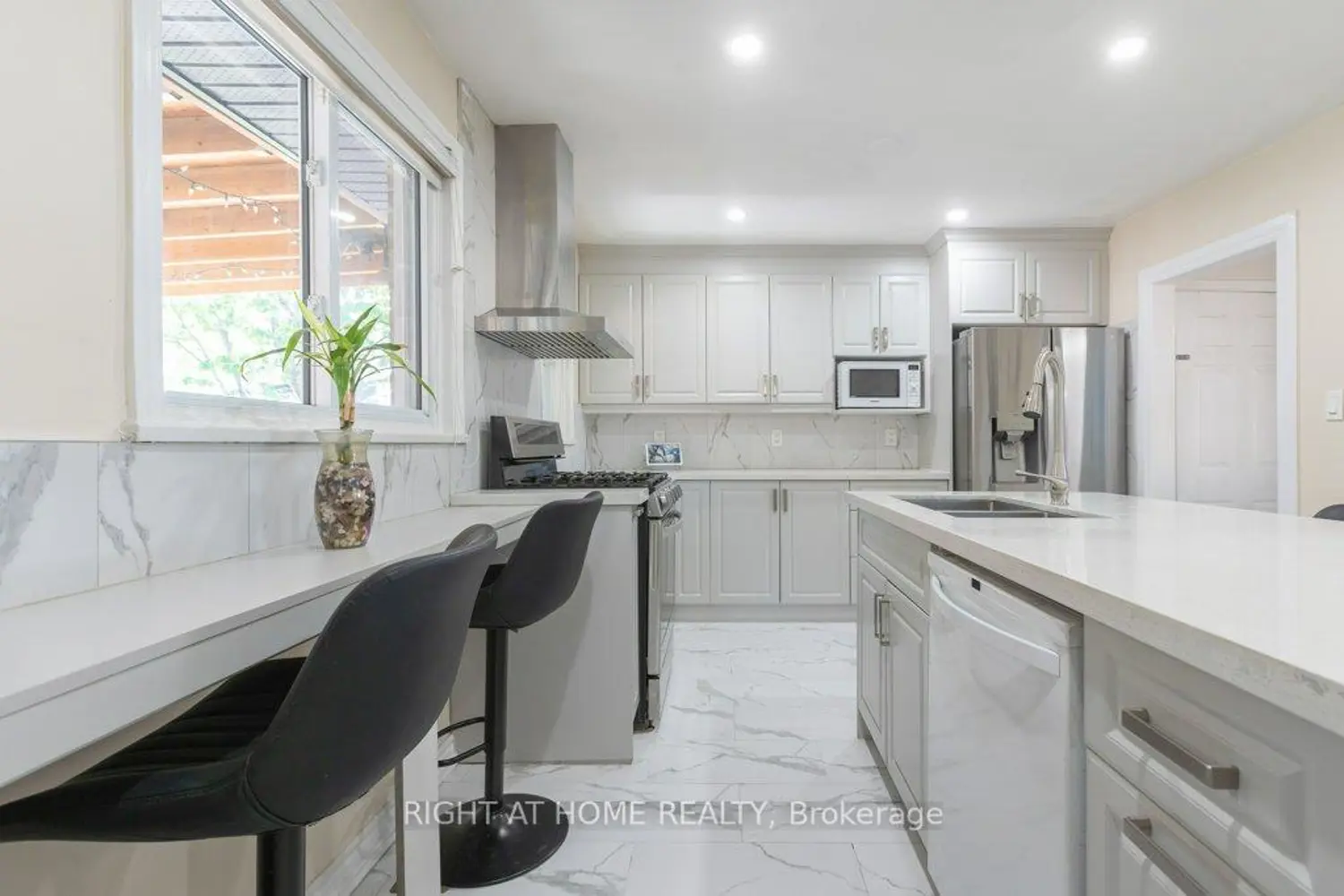 4 Fennimore Crescent photo 2