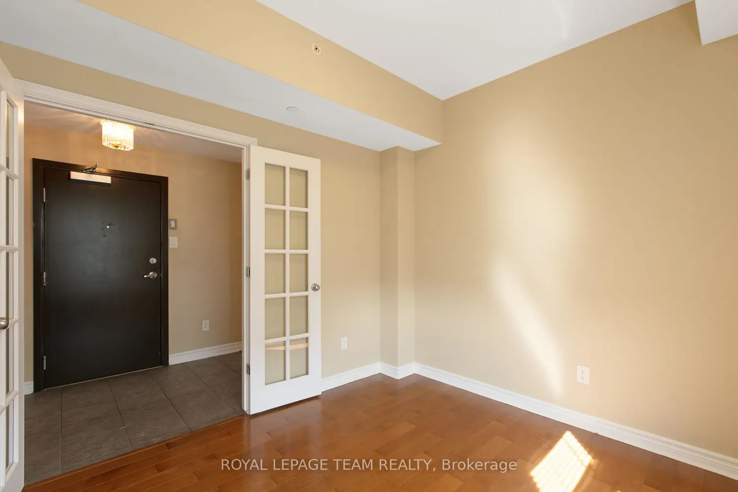 659 Sue Holloway Drive 401 photo 3