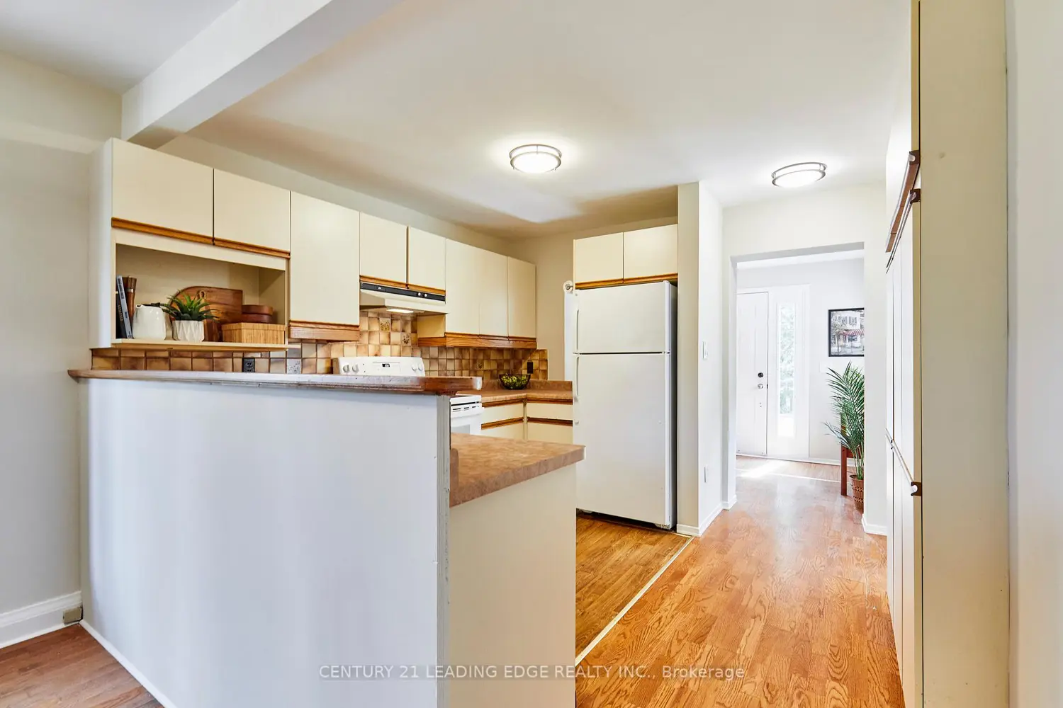 19 Scarboro Crescent photo 3