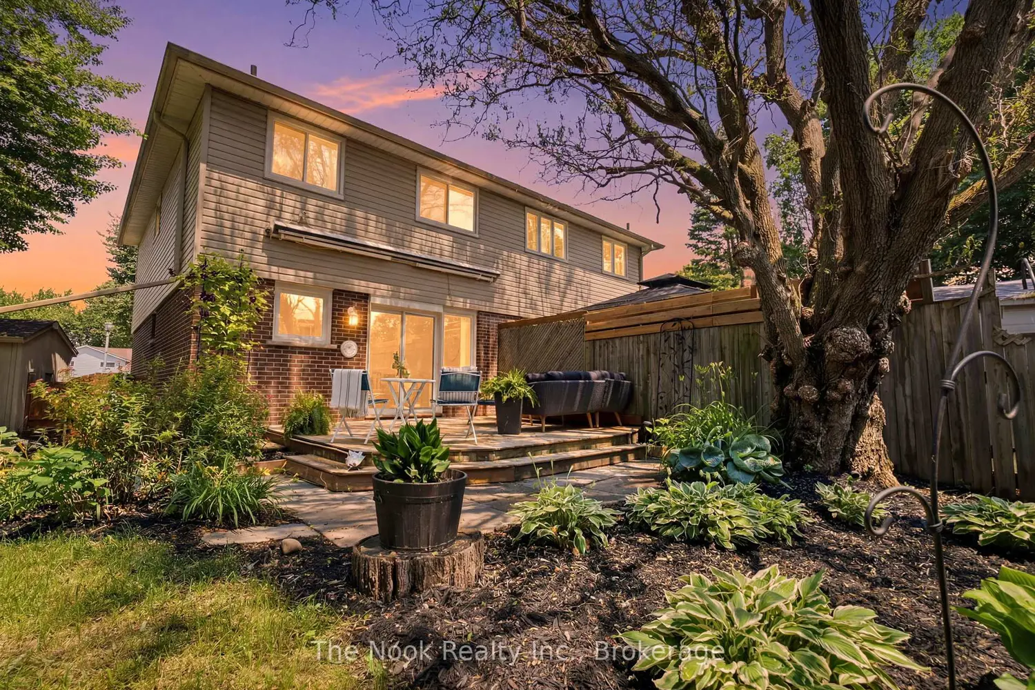 693 Nairn Court photo 2