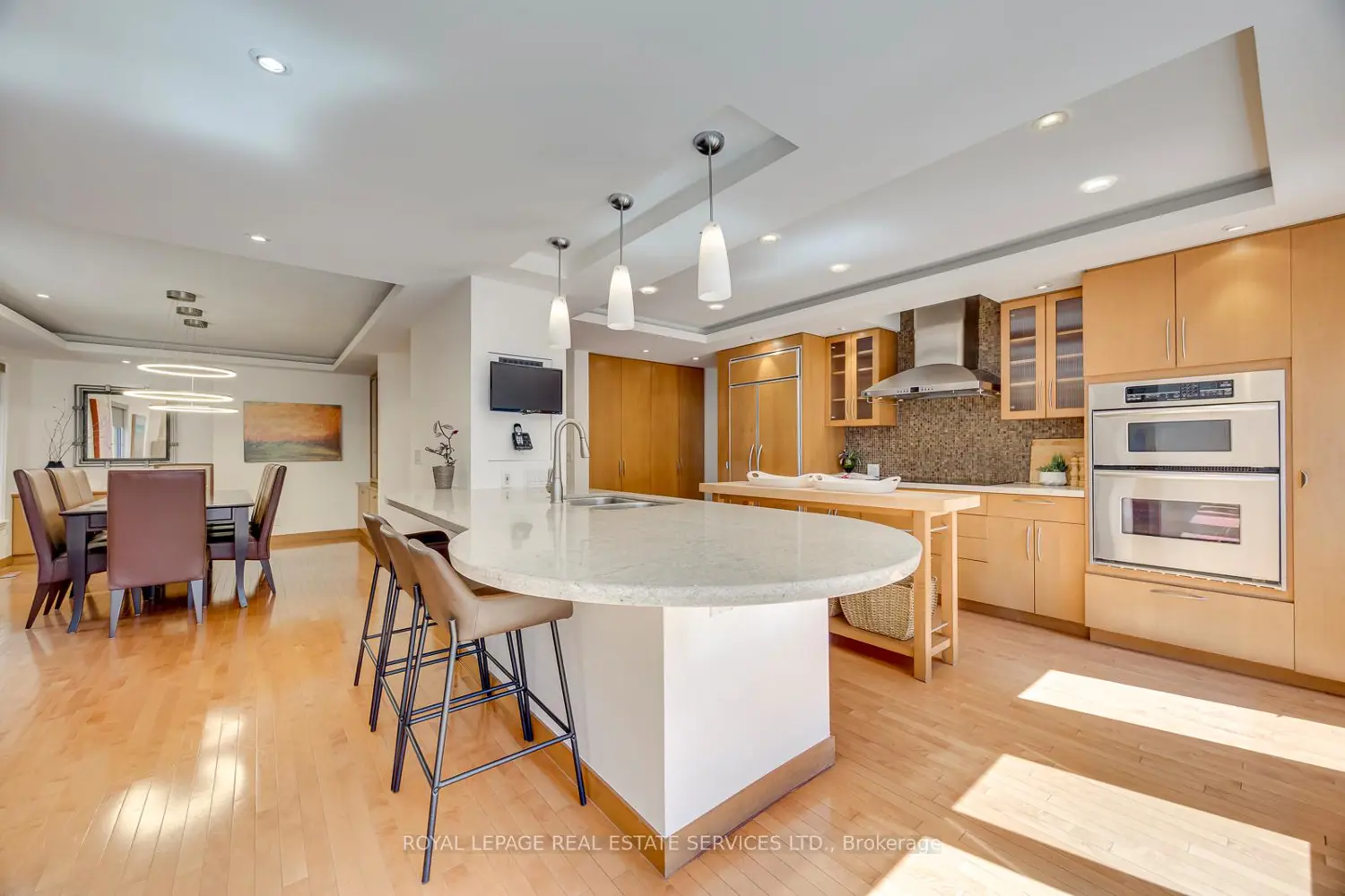 300 Canital Court photo 5