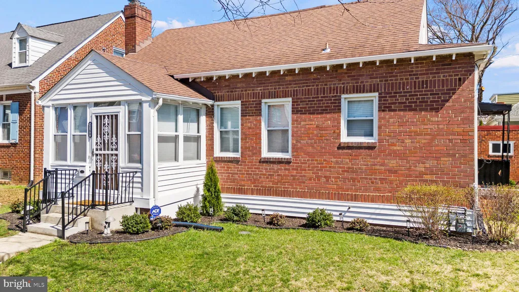 2108 31st Place SE, Washington, DC 20020 photo 3