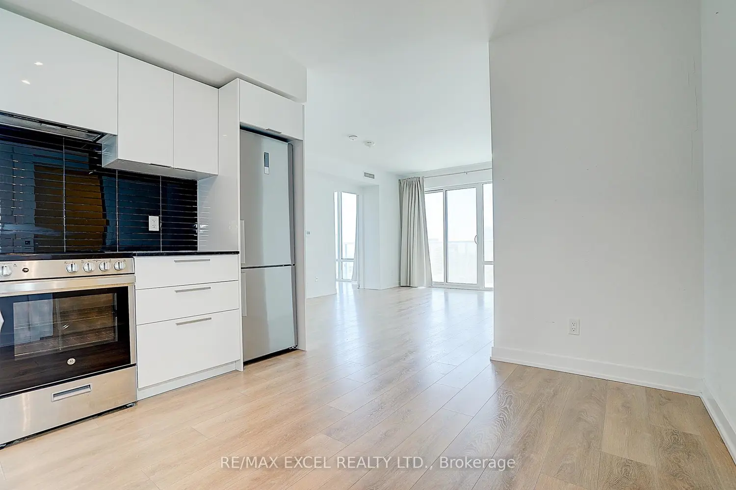 501 Yonge Street 3509 photo 4
