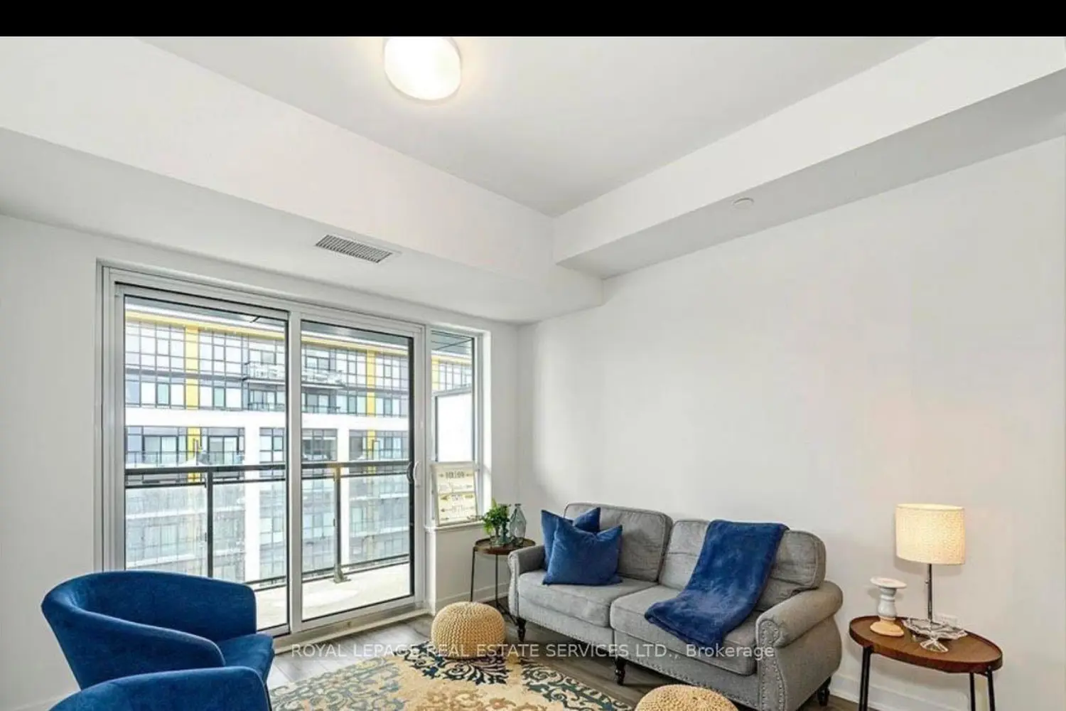 395 Dundas Street 820