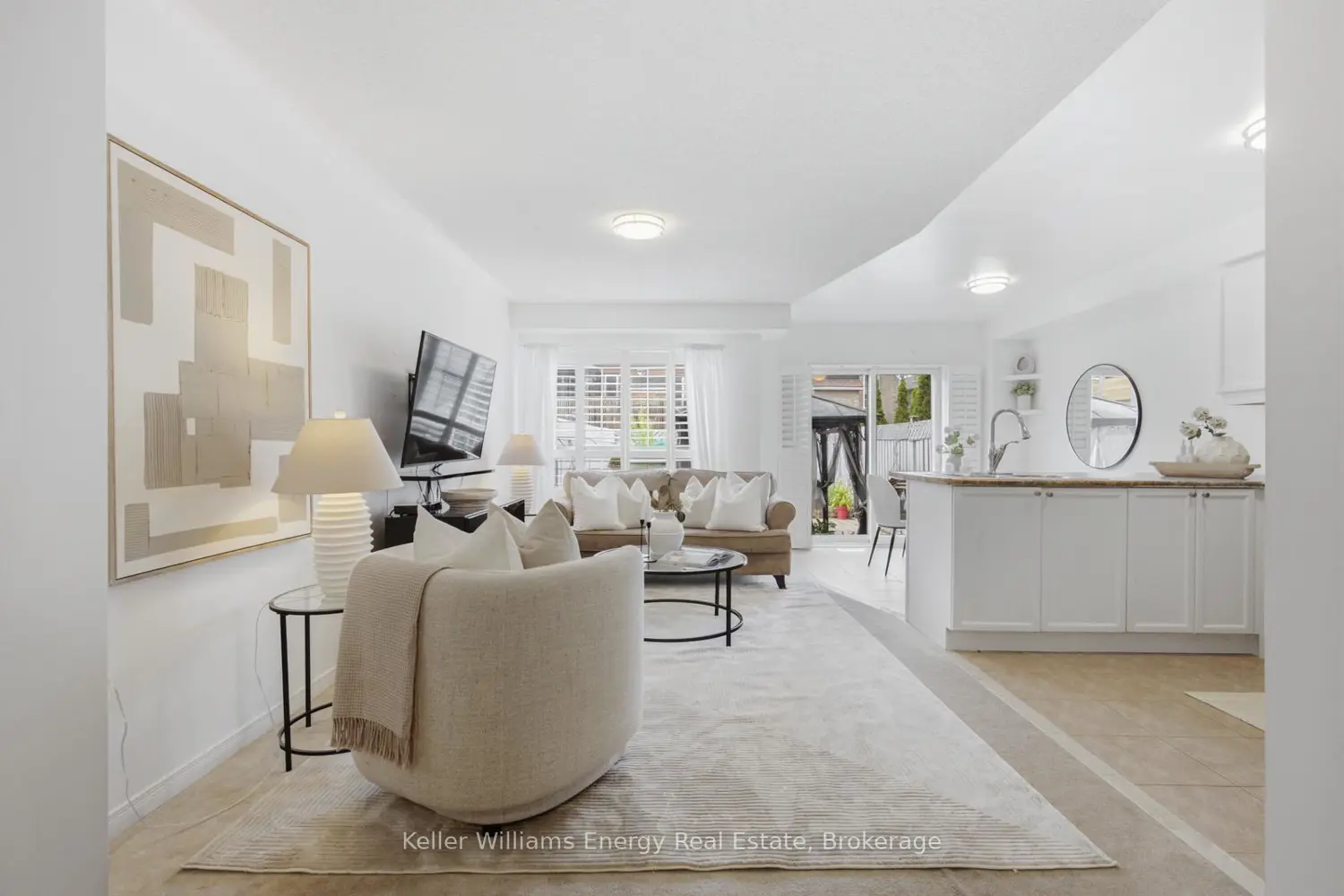 48 Atlantis Drive photo 2