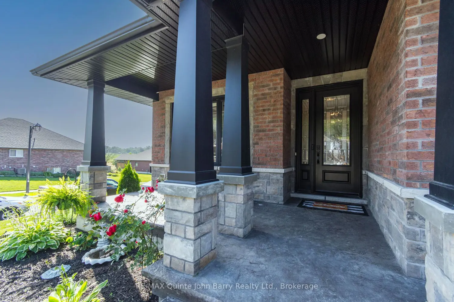 8 Tackaberry Drive photo 2