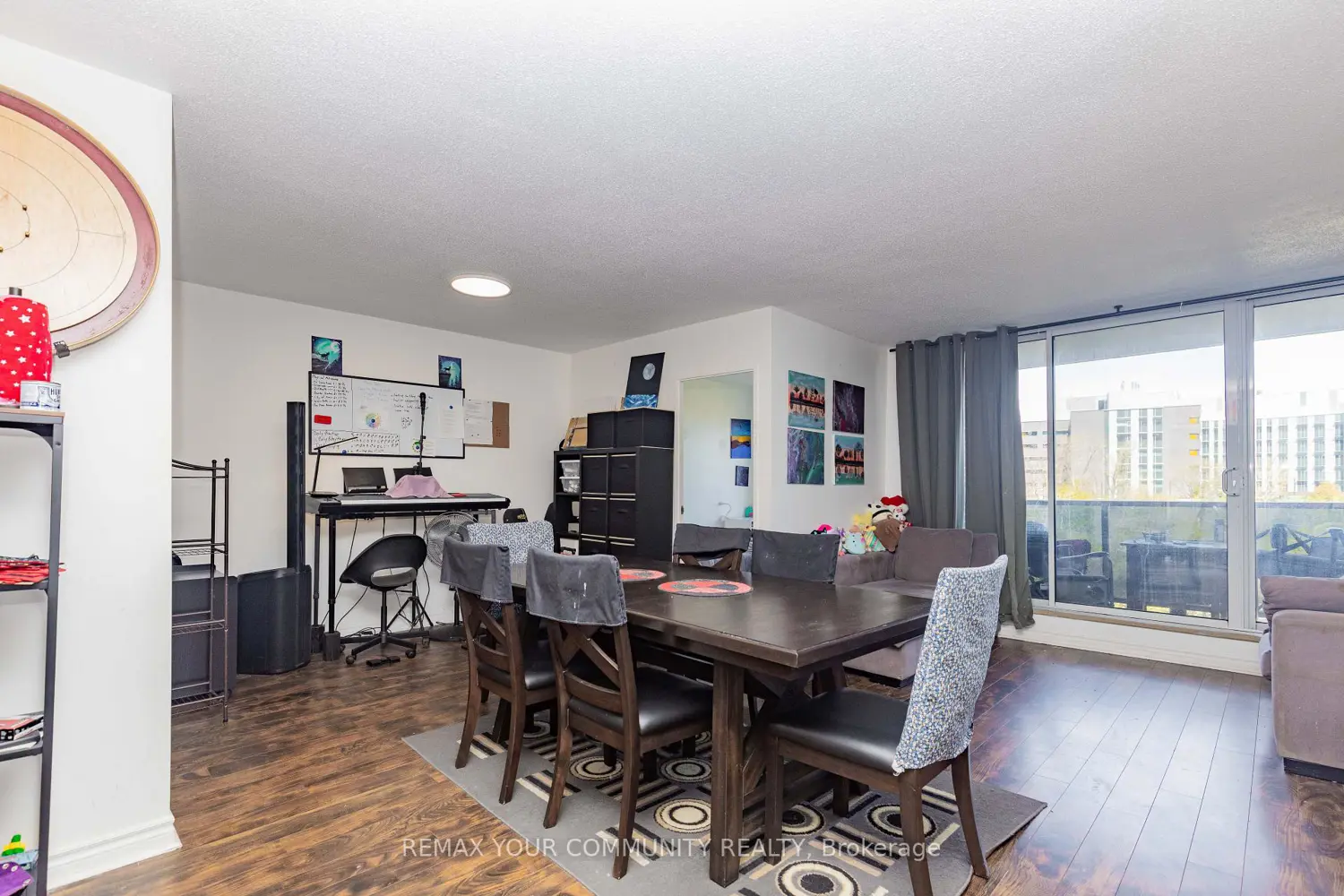 85 Emmett Avenue 708 photo 4