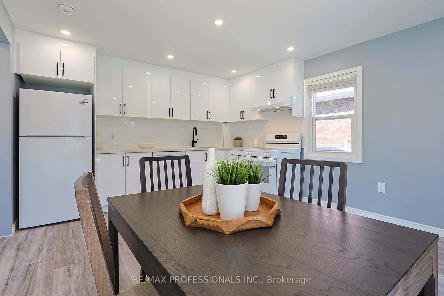 76 Macdonald Street photo 3
