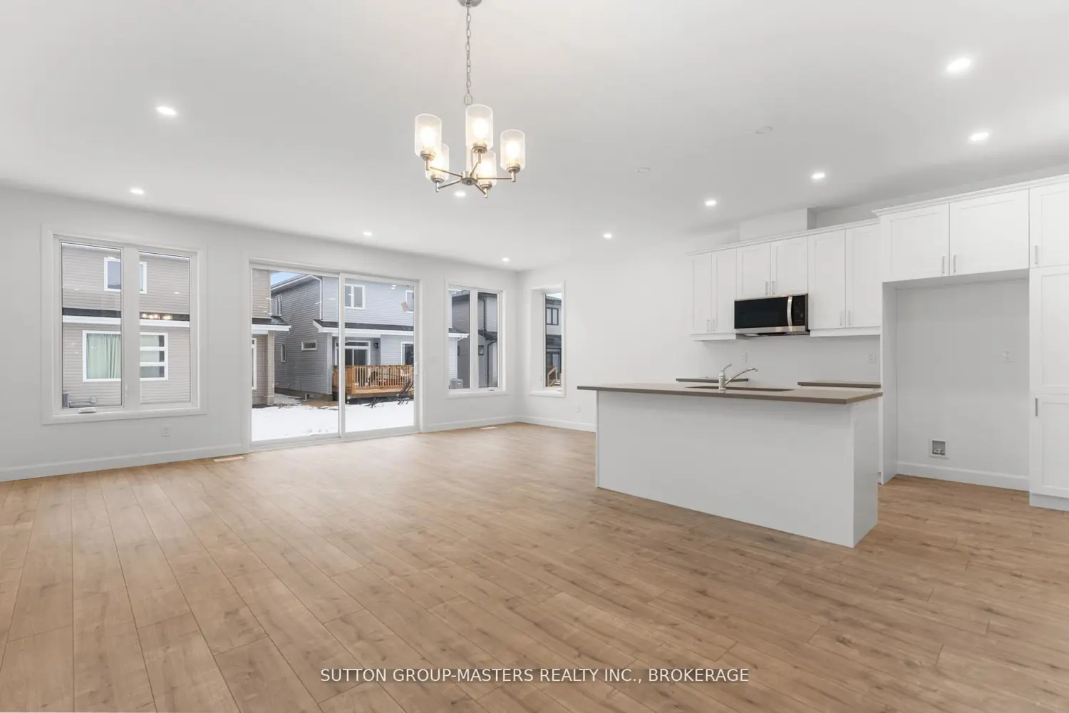 216 Superior Drive photo 4