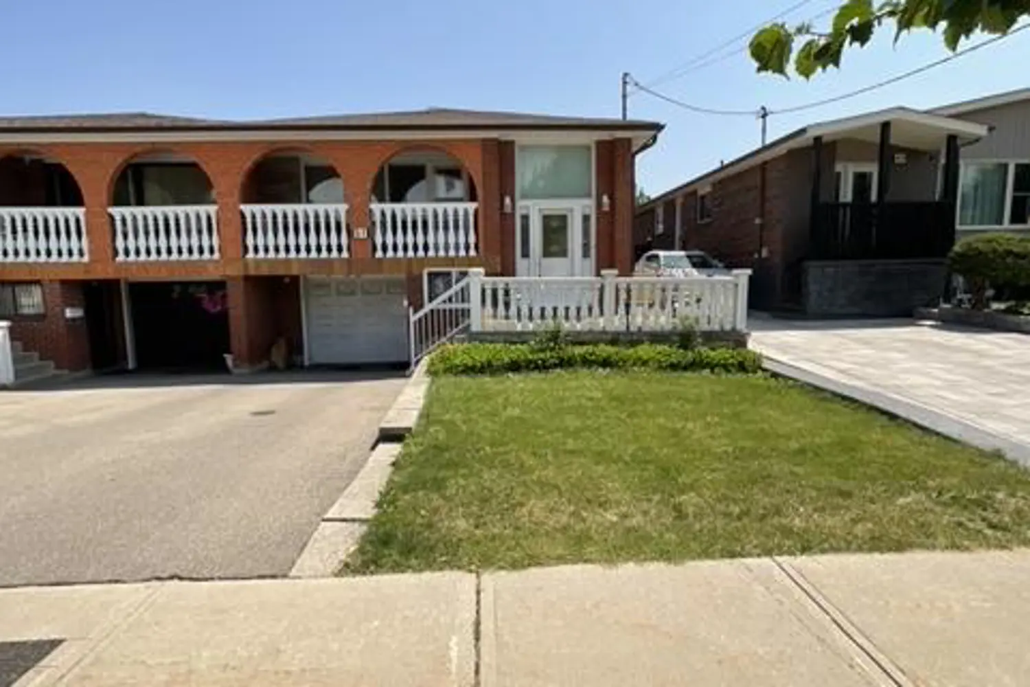 51 Seacliffe Boulevard photo 2