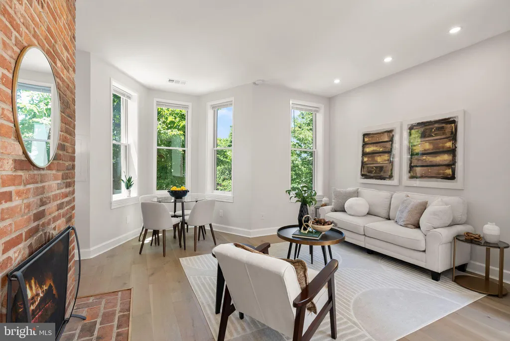332 11th Street SE, Washington, DC 20003 photo 4
