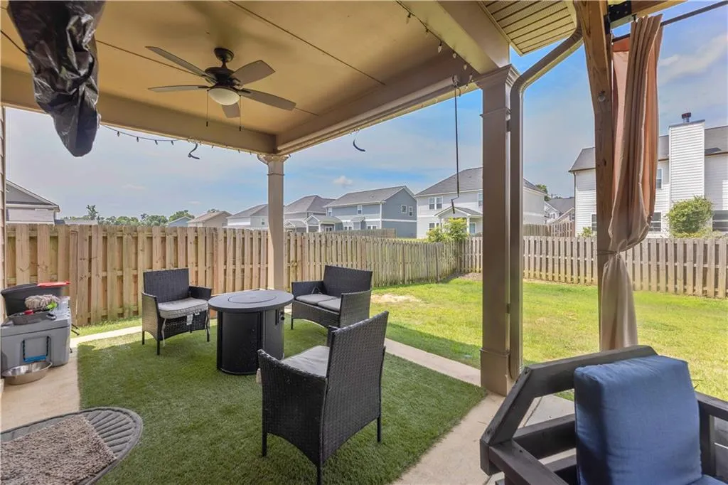 175 Red Oak Place, Smiths Station, AL 36877