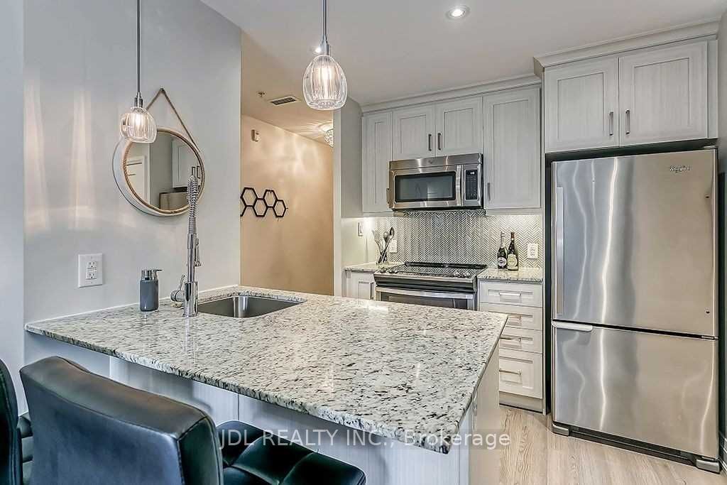 104-73 Washington Avenue, Oakville, ON, L6K 1W5