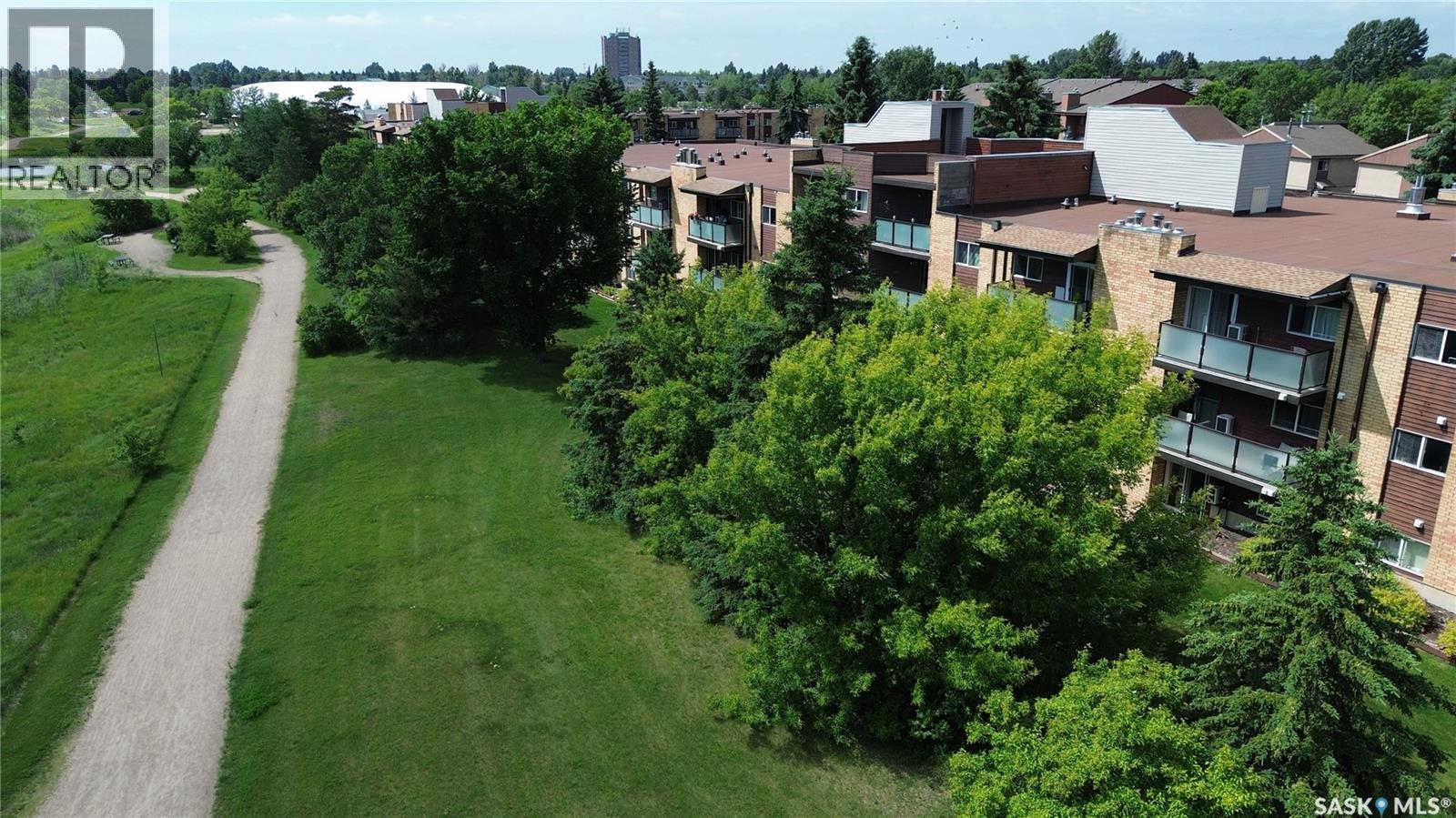 104 411 Tait COURT