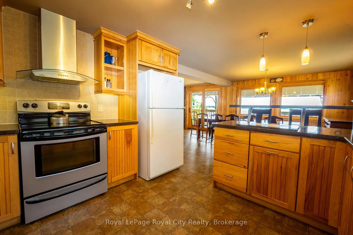 584 Warner Bay Road photo 4