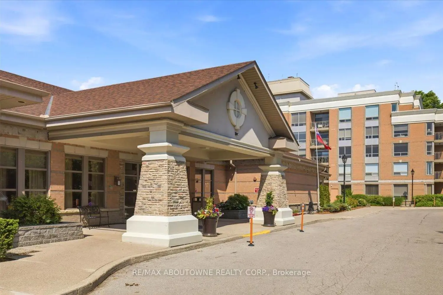 100 Burloak Drive 1207