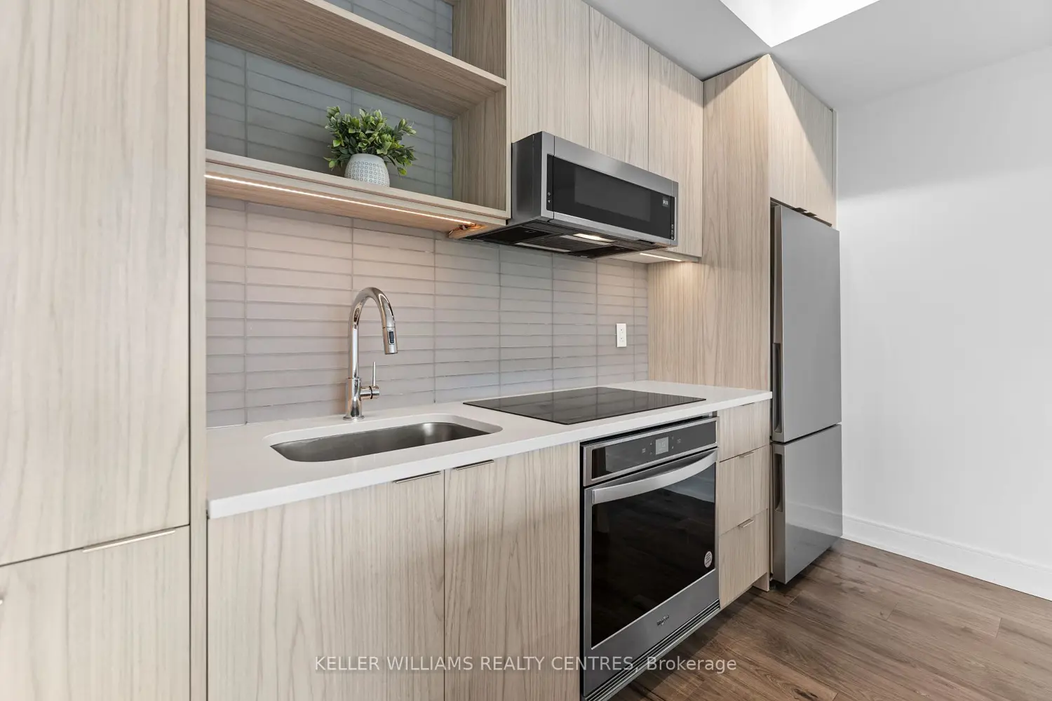 185 Dunlop Street 621 photo 5