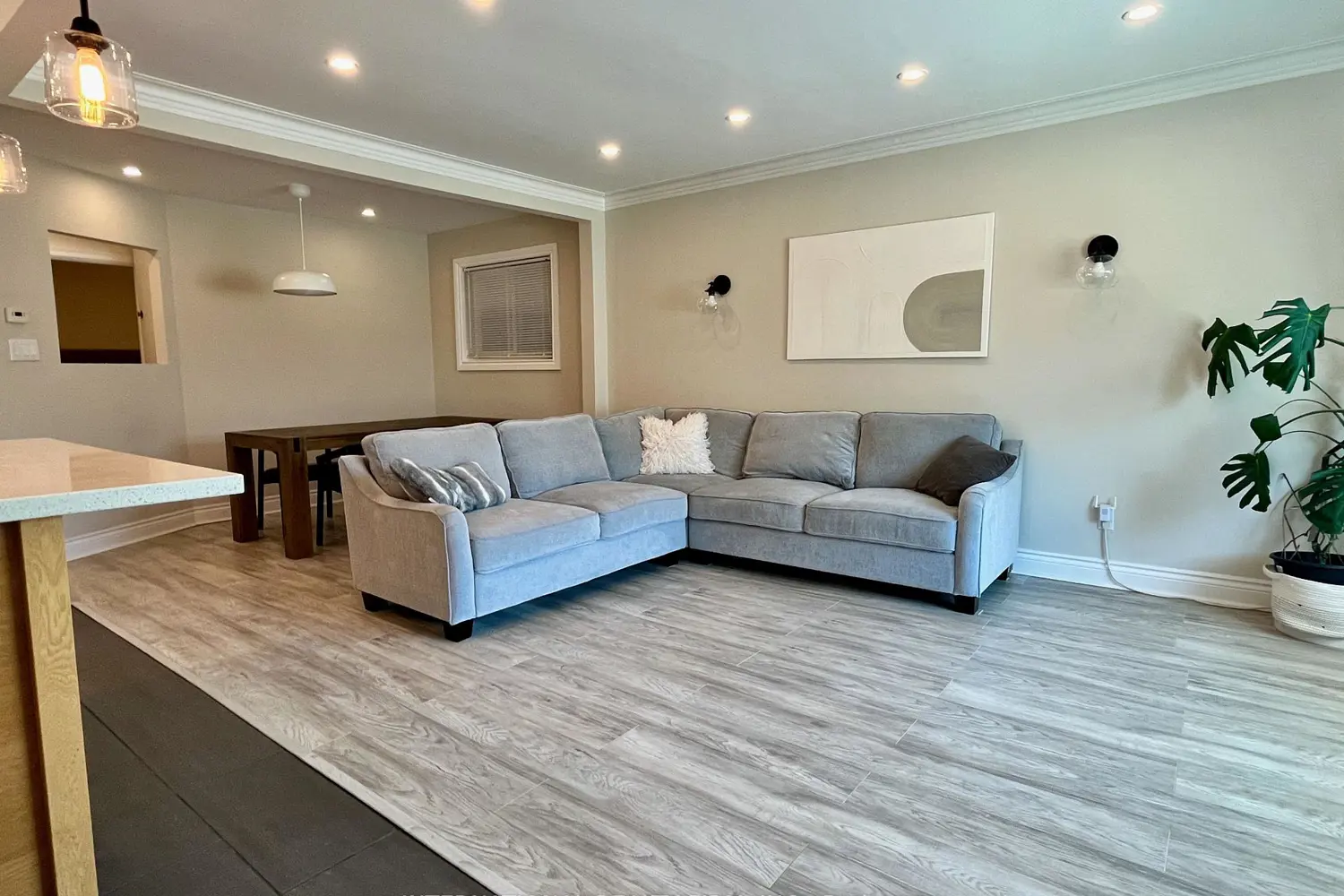 688 Sammon Avenue photo 3