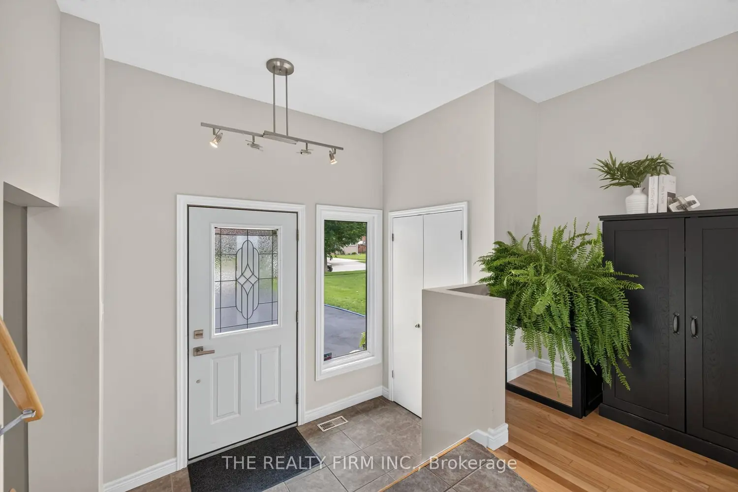226 Rainbow Avenue photo 3