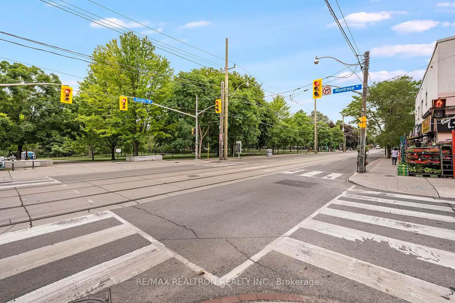 1000 Dundas Street photo 4