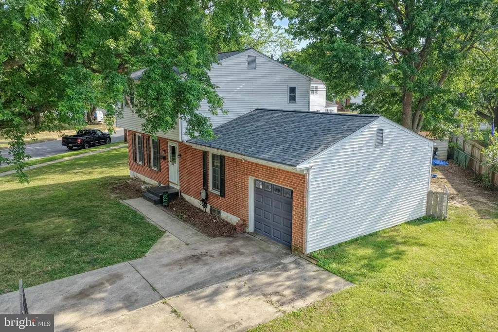 306 Macarthur Drive, Dover, DE 19901 photo 2