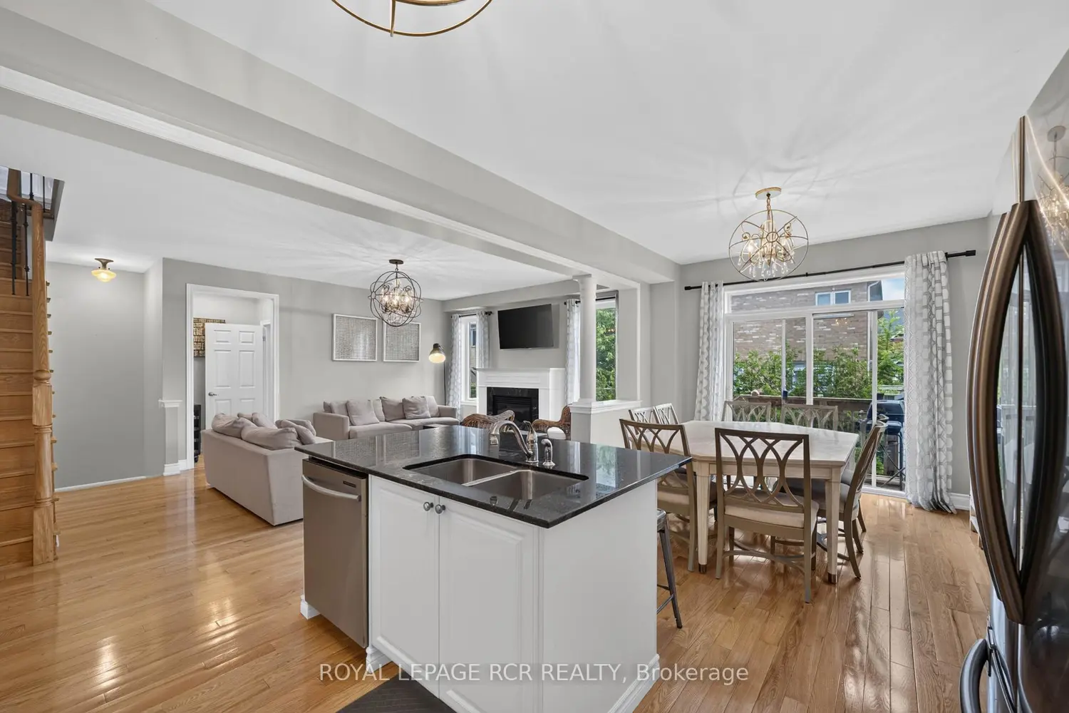 30 Augustine Avenue photo 3