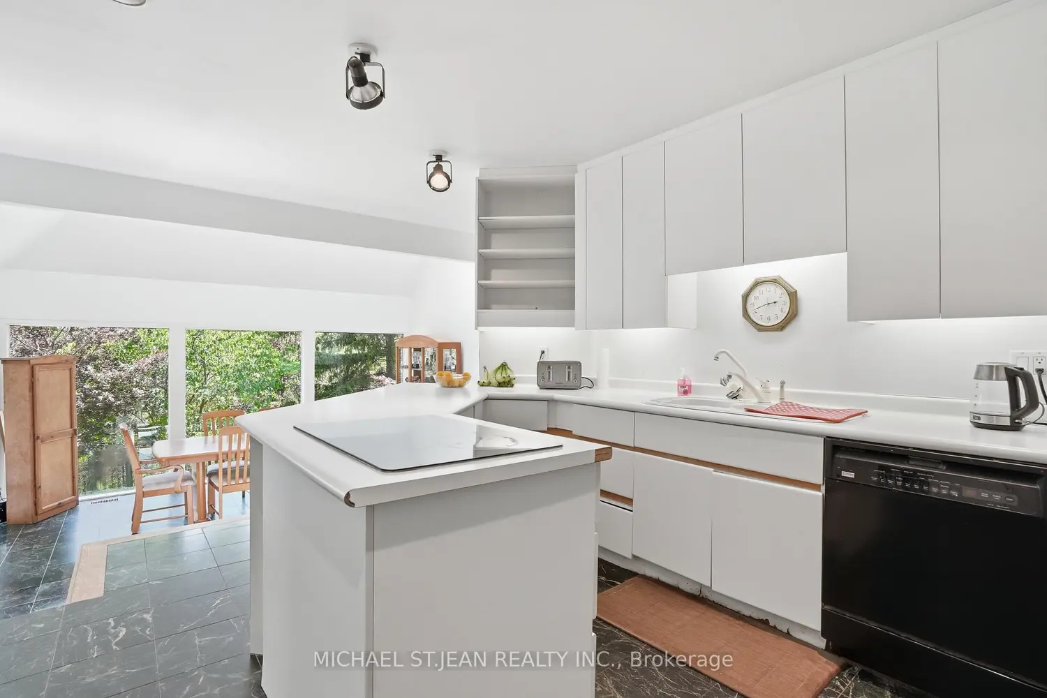 1314 Safari Road photo 4