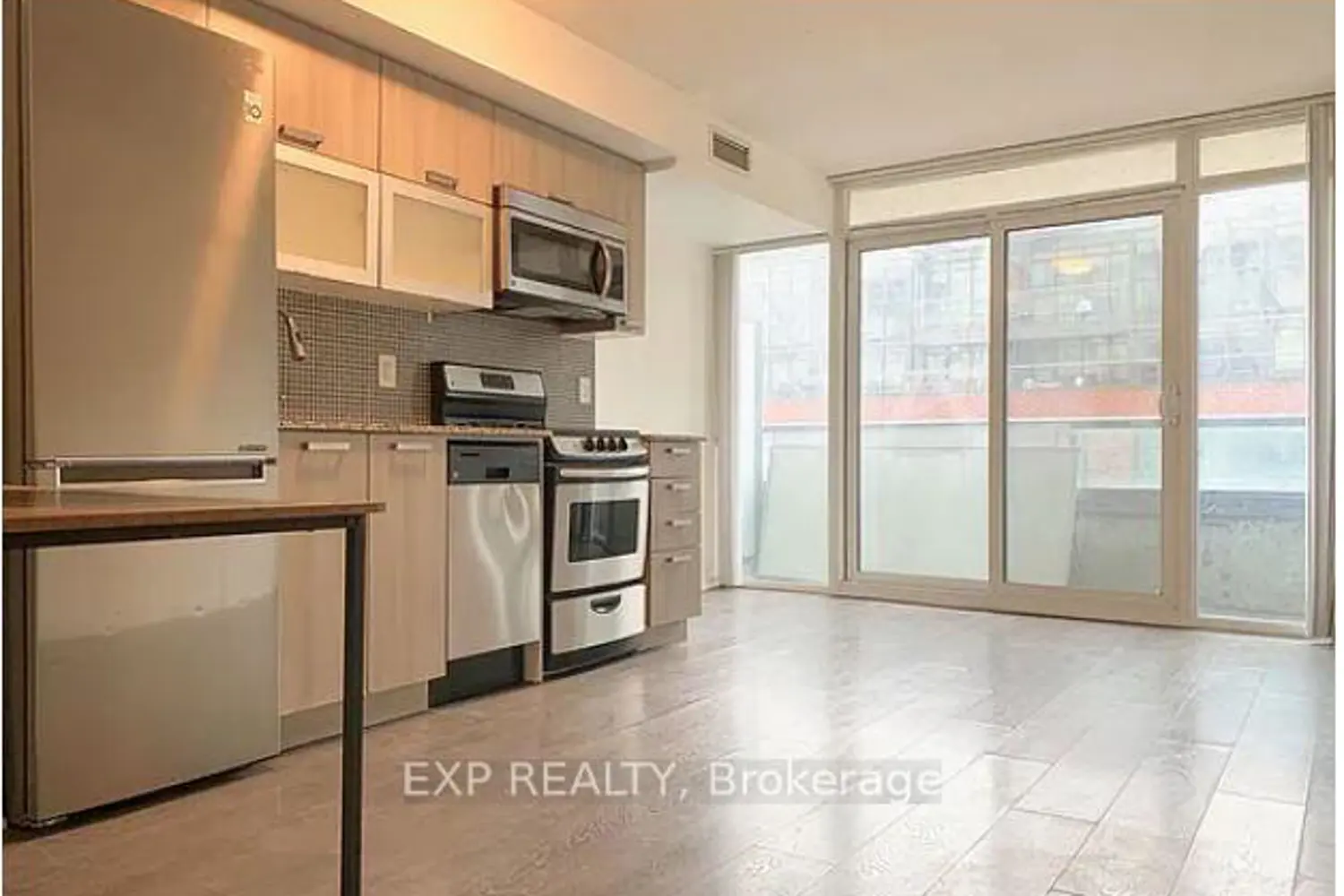 36 Lisgar Street 611E photo 2