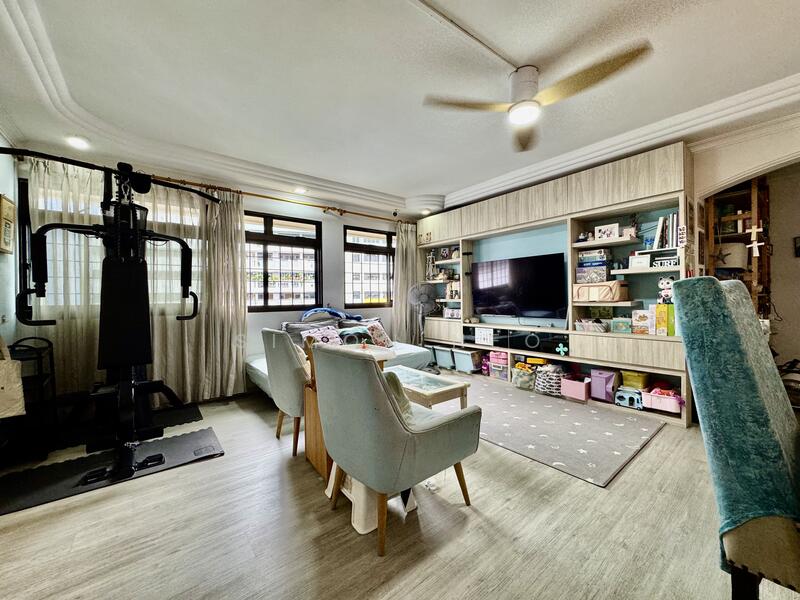 230 Compassvale Walk