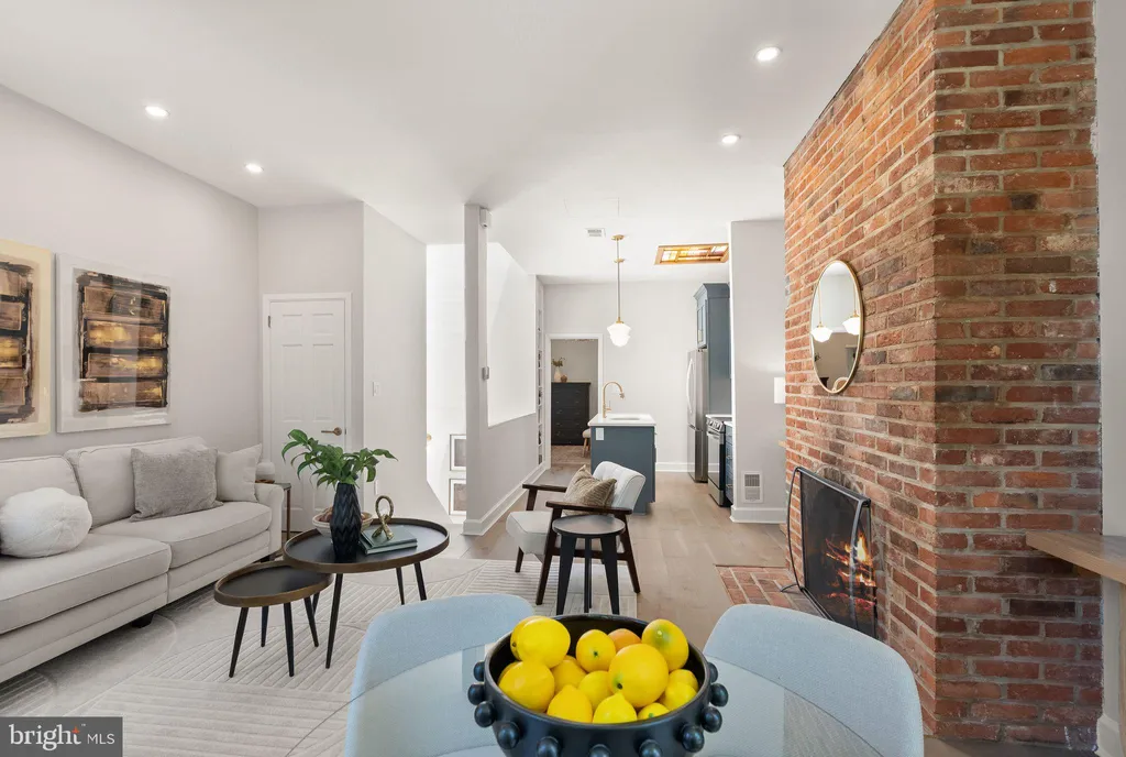 332 11th Street SE, Washington, DC 20003 photo 3