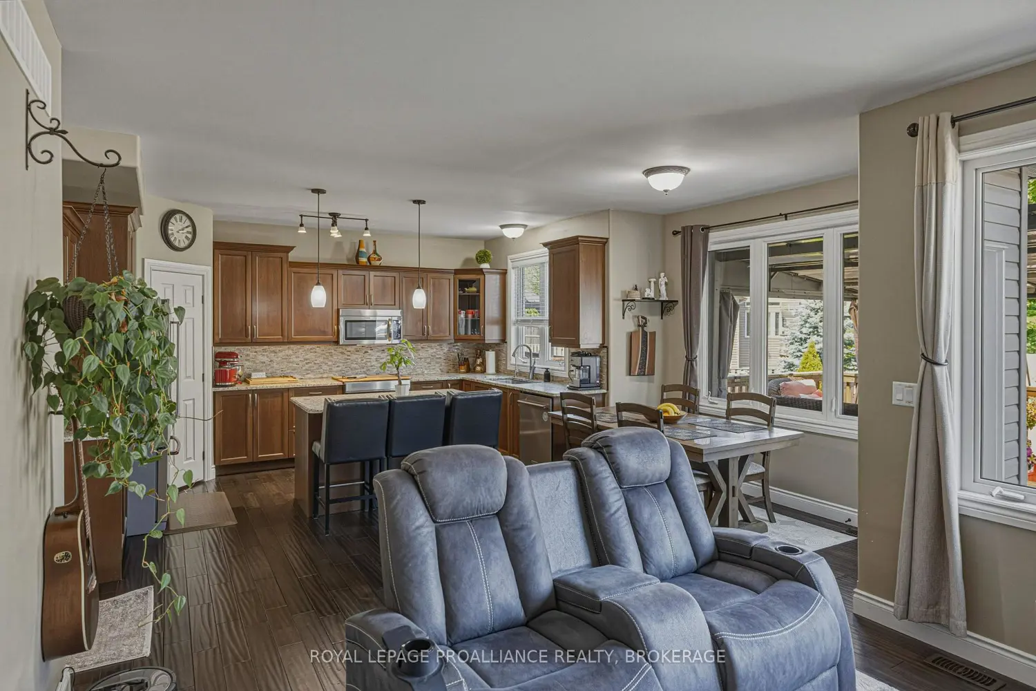 92 Windermere Boulevard photo 3