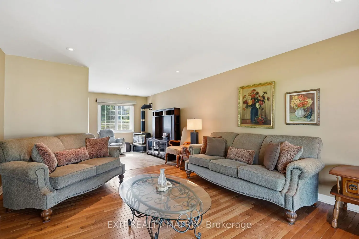 3 Hillview Circle photo 4