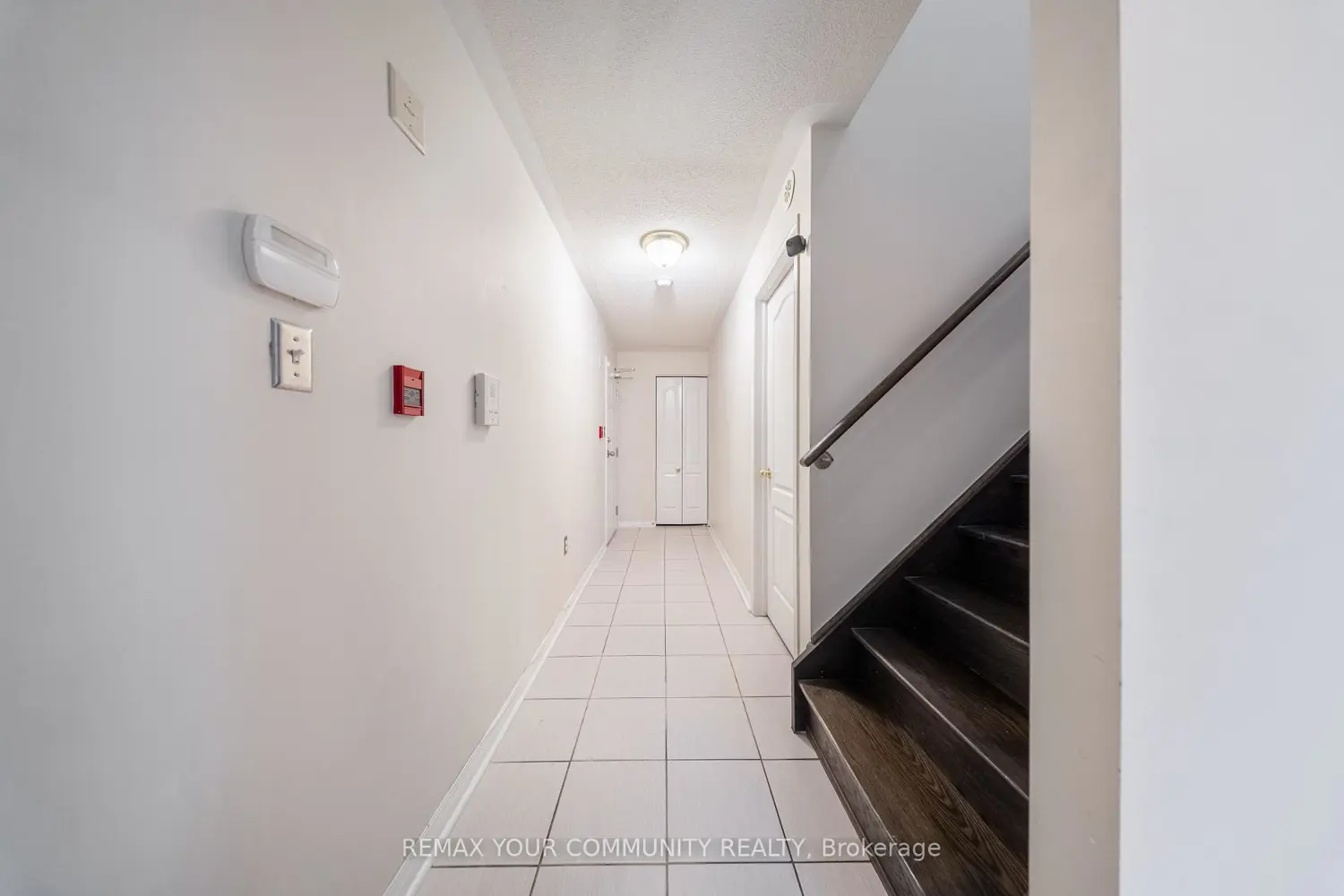 651F Warden Avenue 48 photo 2