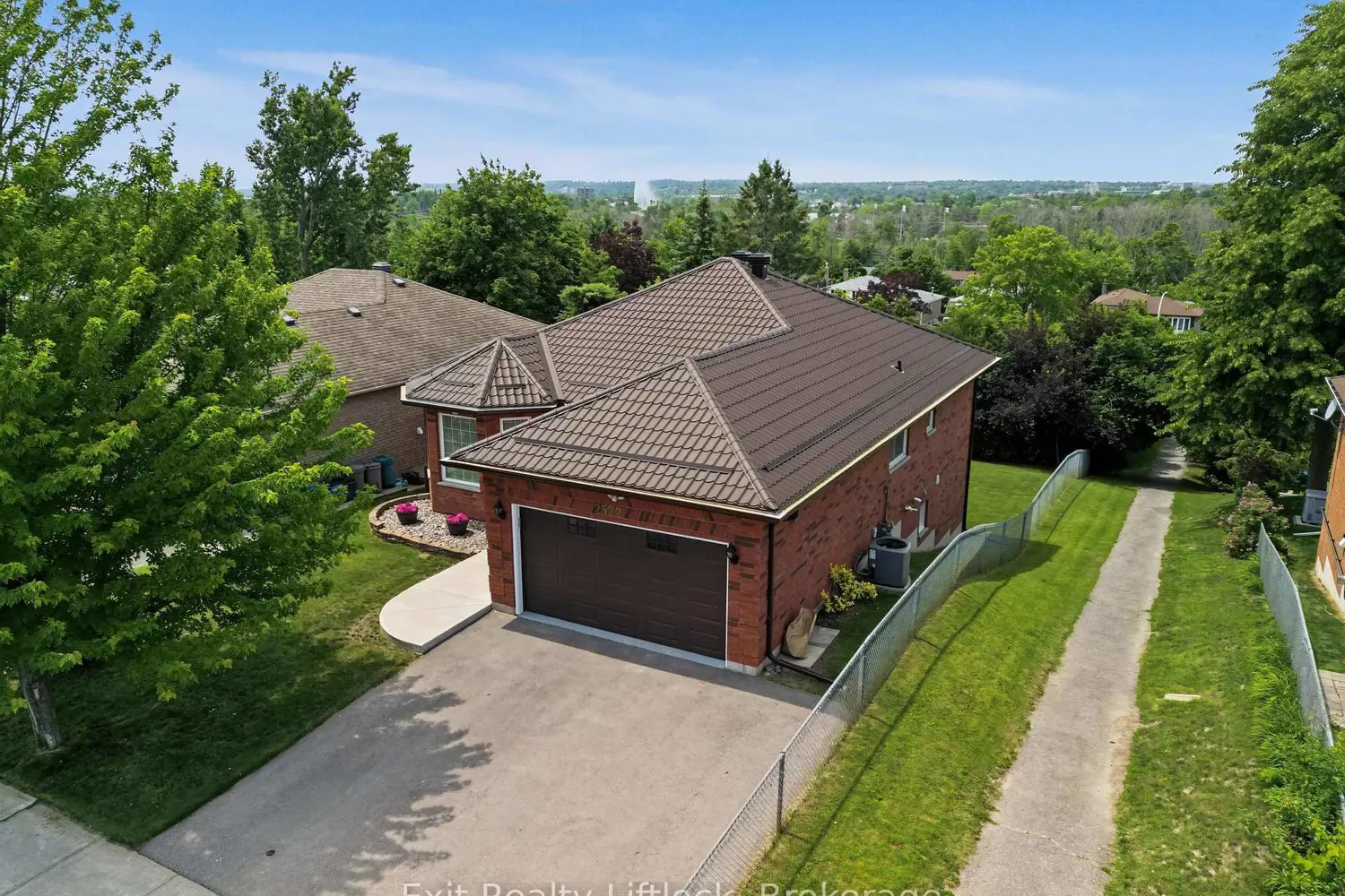2522 Marsdale Drive photo 2
