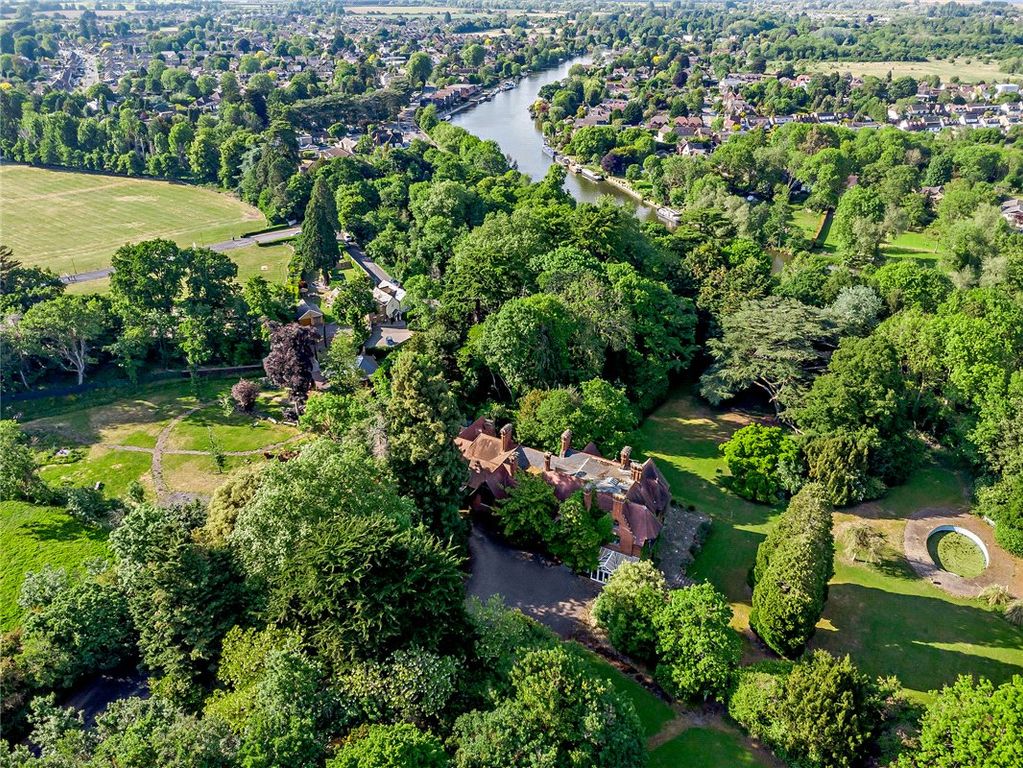 9 bed country house for salePriest Hill, Old Windsor, Windsor, Surrey SL4